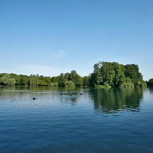 3* מלון Biederstein Am Englischen Garten