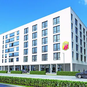 Super 8 By Wyndham West Mnichov